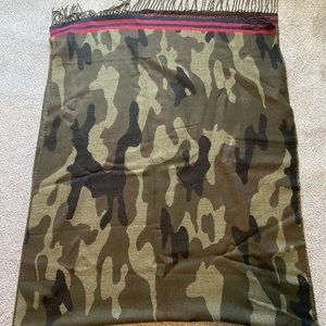 Mark Graham camo blanket scarf